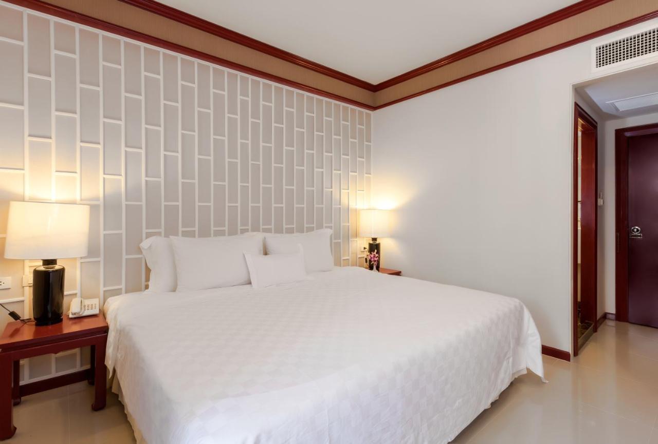 The Top Patong Resort Экстерьер фото